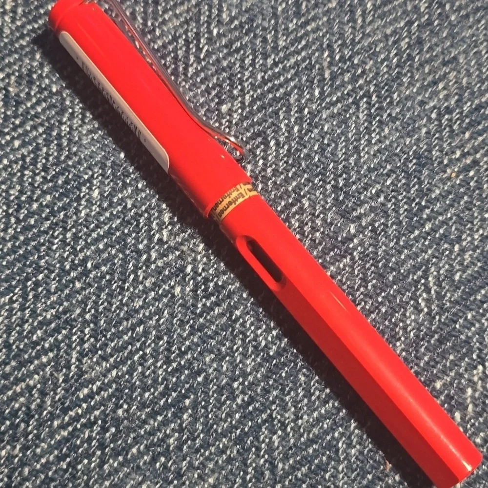 ❤️BUY 10 GET 5 FREE LAMY safari Fountain Pen red, Color red, Retail 37.00 USD